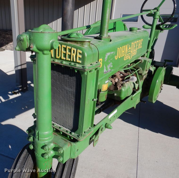 image for item KH9051 1938 John Deere B  tractor