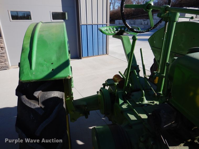 image for item KH9051 1938 John Deere B  tractor