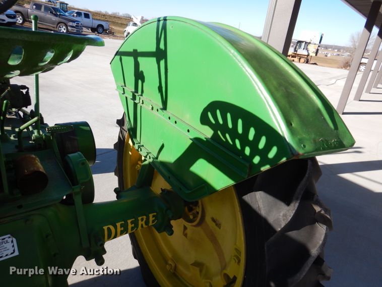 image for item KH9051 1938 John Deere B  tractor