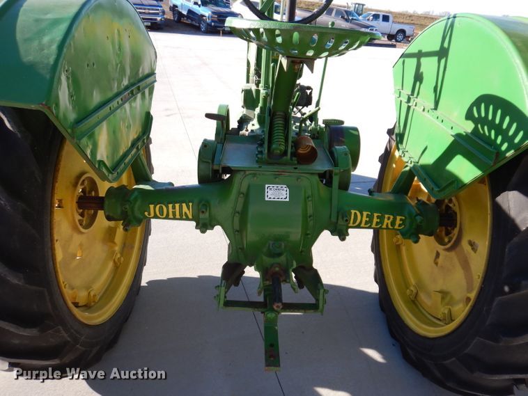 image for item KH9051 1938 John Deere B  tractor