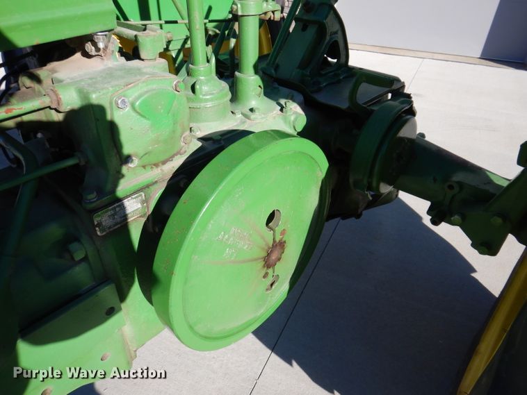 image for item KH9051 1938 John Deere B  tractor