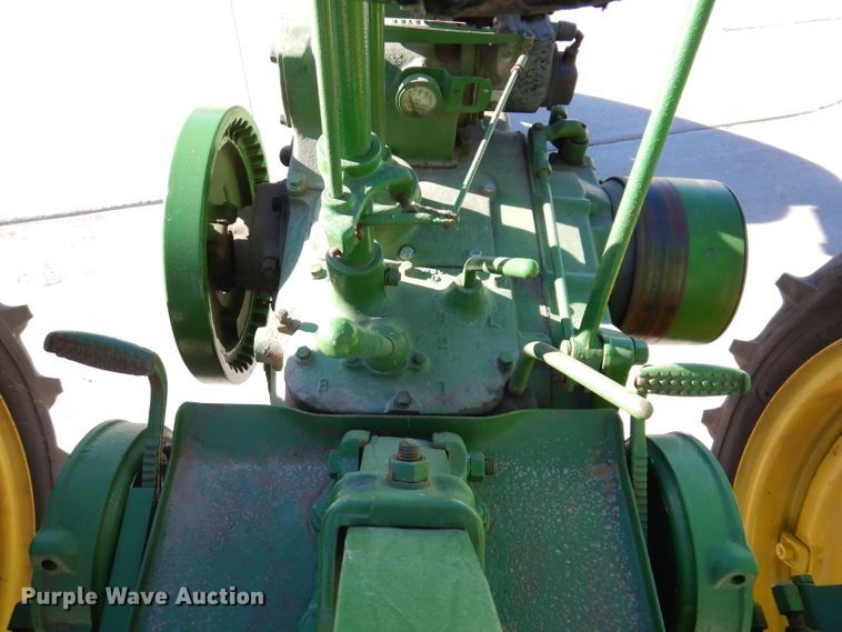 image for item KH9051 1938 John Deere B  tractor