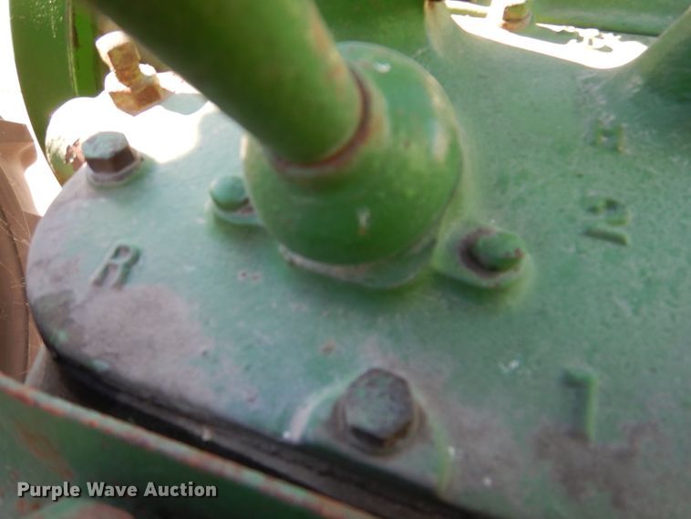 image for item KH9051 1938 John Deere B  tractor