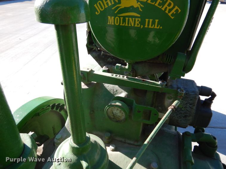 image for item KH9051 1938 John Deere B  tractor