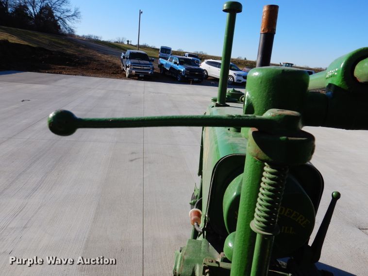 image for item KH9051 1938 John Deere B  tractor