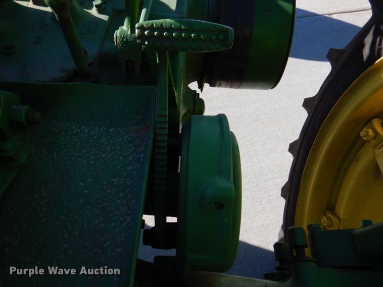 image for item KH9051 1938 John Deere B  tractor