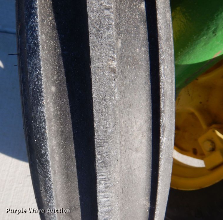 image for item KH9051 1938 John Deere B  tractor