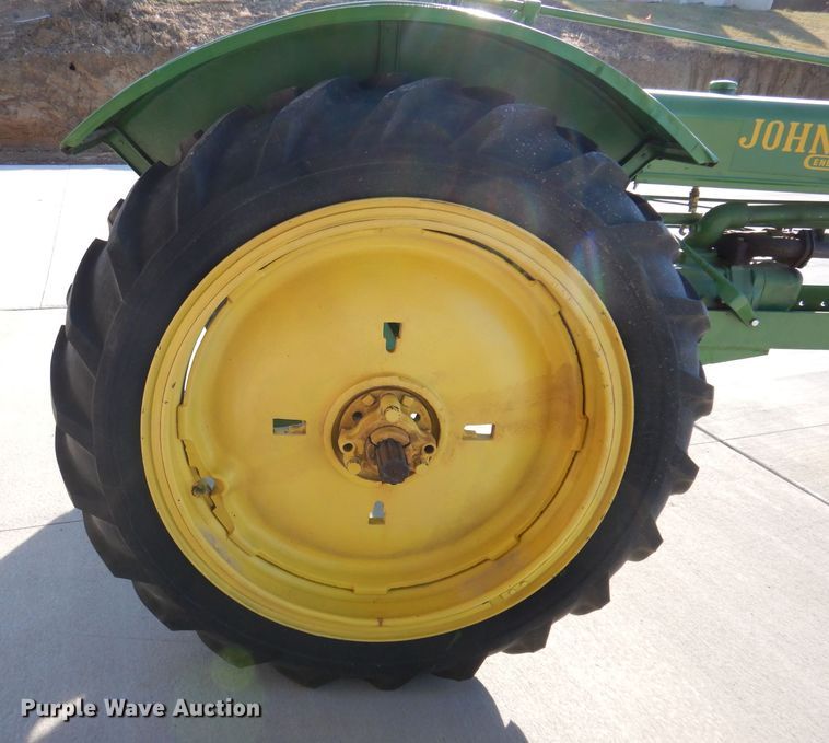 image for item KH9051 1938 John Deere B  tractor