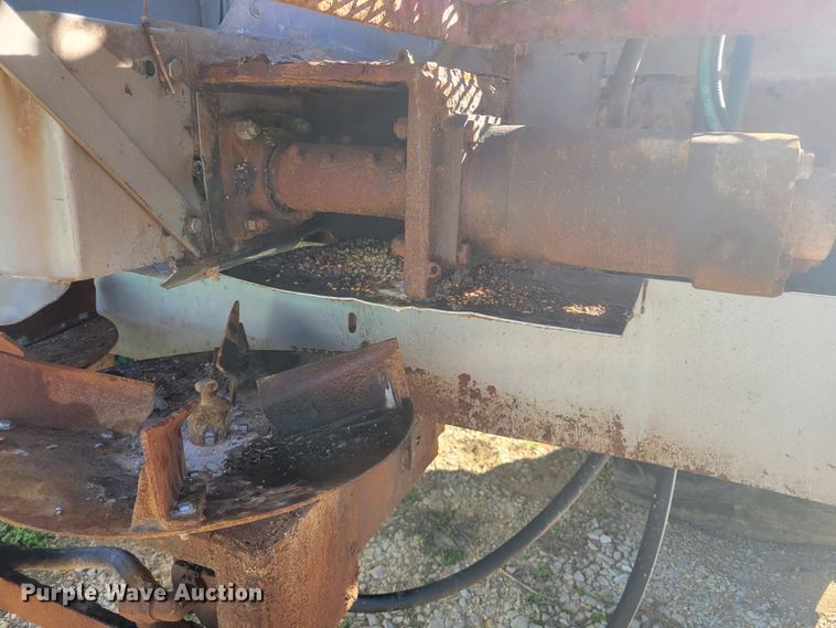 image for item KH9917 2000 International 4900  applicator truck