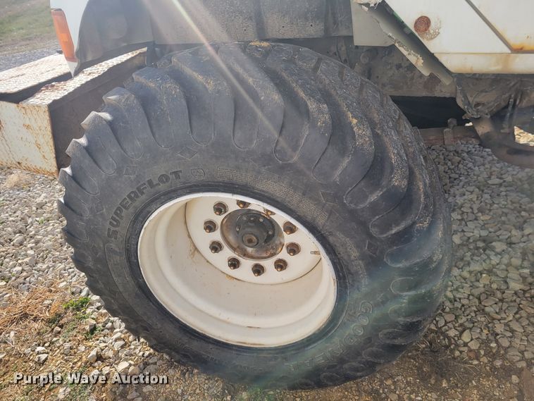 image for item KH9917 2000 International 4900  applicator truck