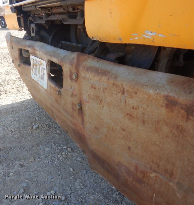 image for item DH8147 1995 Ford L9000  semi truck