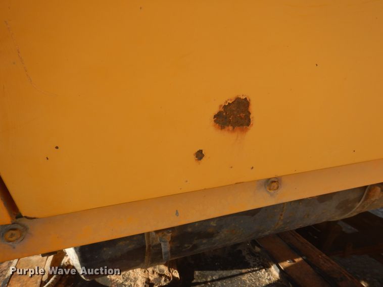 image for item DH8147 1995 Ford L9000  semi truck