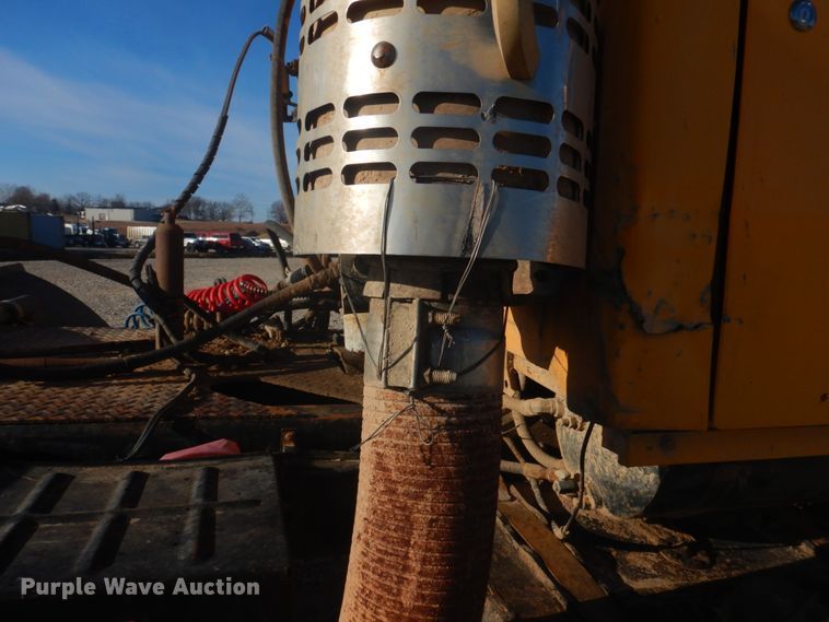 image for item DH8147 1995 Ford L9000  semi truck