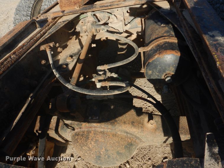 image for item DH8147 1995 Ford L9000  semi truck