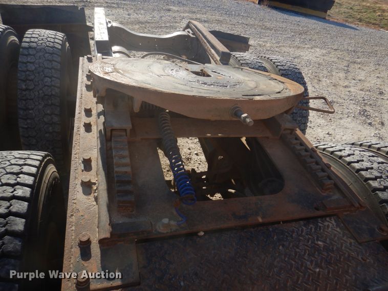 image for item DH8147 1995 Ford L9000  semi truck