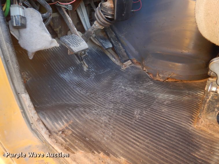 image for item DH8147 1995 Ford L9000  semi truck