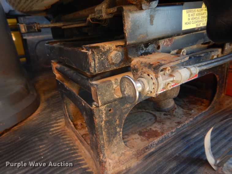 image for item DH8147 1995 Ford L9000  semi truck