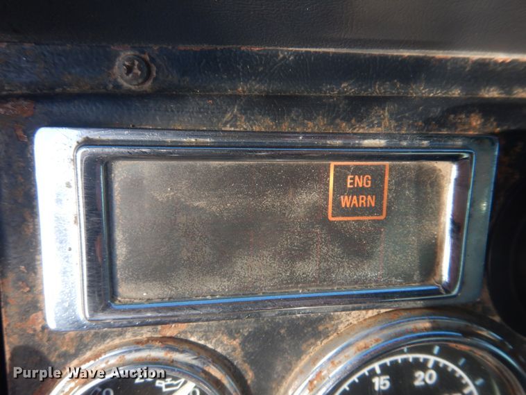 image for item DH8147 1995 Ford L9000  semi truck