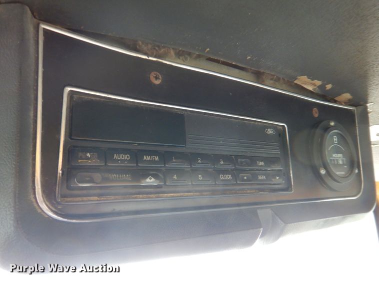 image for item DH8147 1995 Ford L9000  semi truck