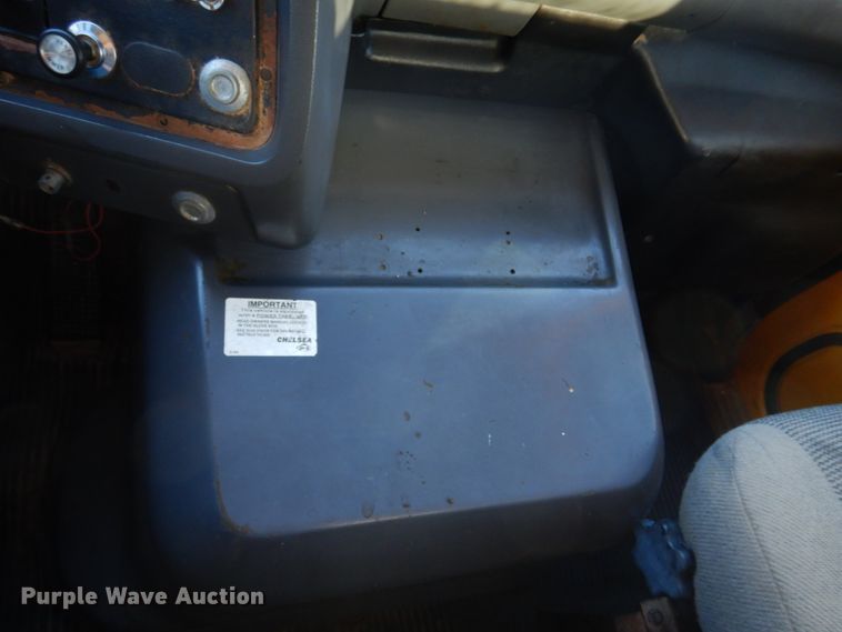 image for item DH8147 1995 Ford L9000  semi truck