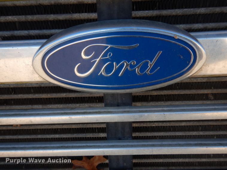 image for item DH8147 1995 Ford L9000  semi truck