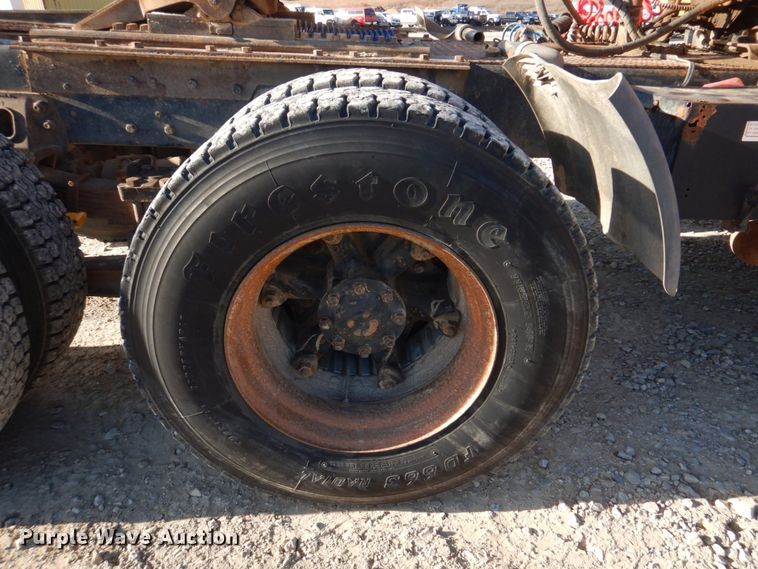 image for item DH8147 1995 Ford L9000  semi truck