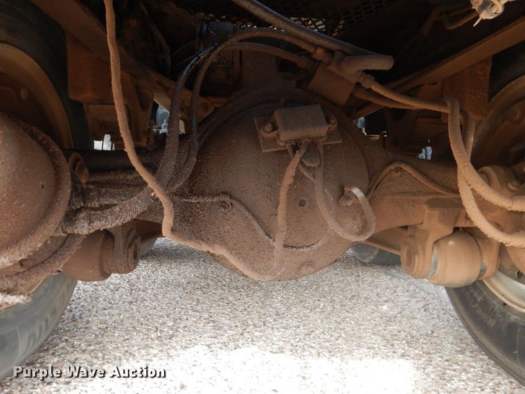 image for item DJ8895 1975 Ford 9000  pressure digger truck