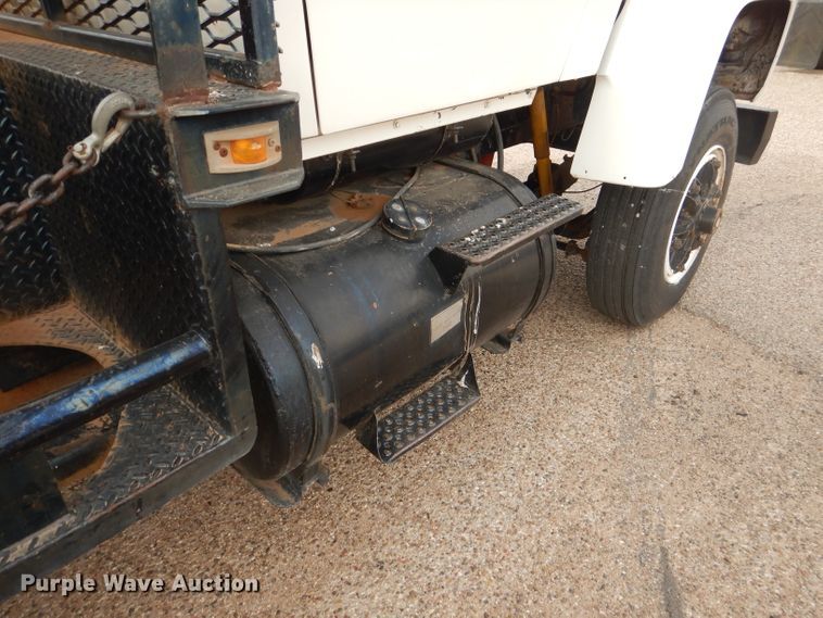 image for item DJ8895 1975 Ford 9000  pressure digger truck