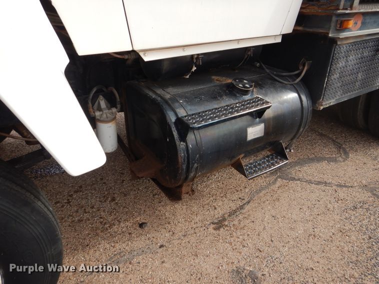 image for item DJ8895 1975 Ford 9000  pressure digger truck