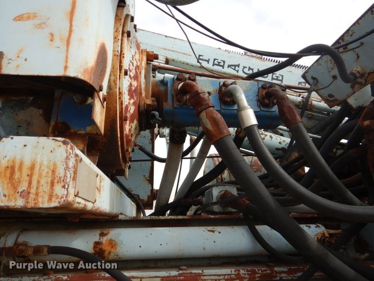 image for item DJ8895 1975 Ford 9000  pressure digger truck