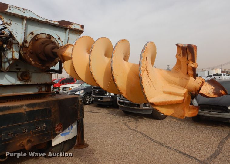 image for item DJ8895 1975 Ford 9000  pressure digger truck