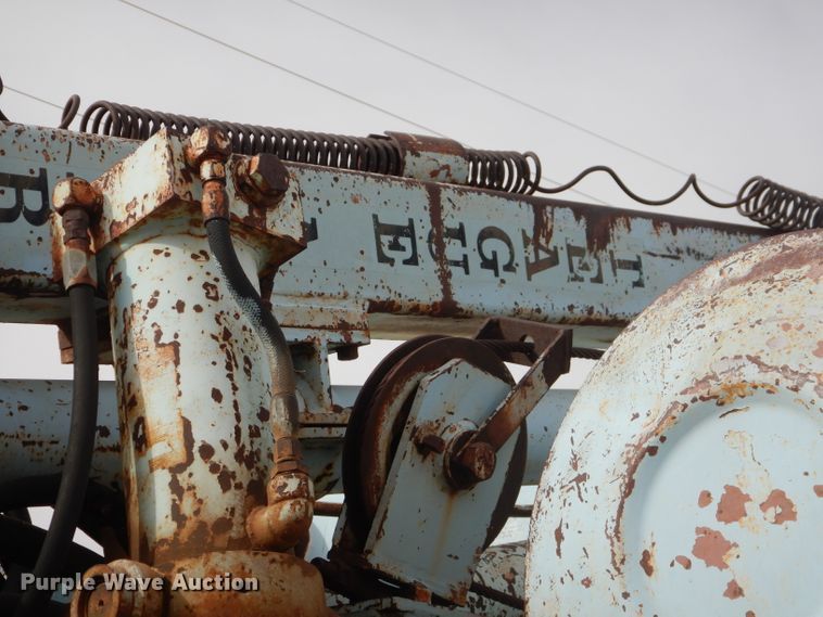 image for item DJ8895 1975 Ford 9000  pressure digger truck