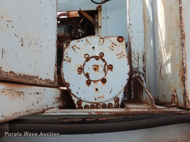 image for item DJ8895 1975 Ford 9000  pressure digger truck