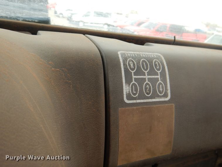 image for item DJ8895 1975 Ford 9000  pressure digger truck