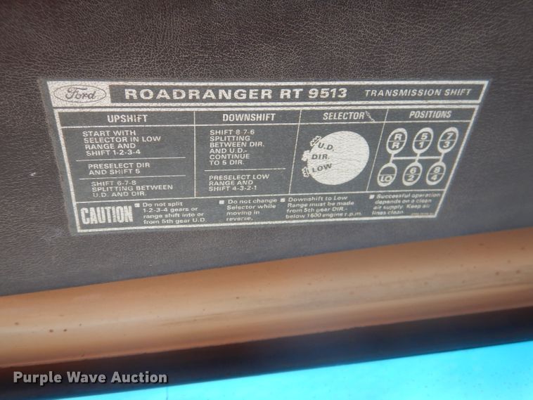 image for item DJ8895 1975 Ford 9000  pressure digger truck