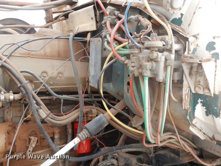 image for item DJ8895 1975 Ford 9000  pressure digger truck