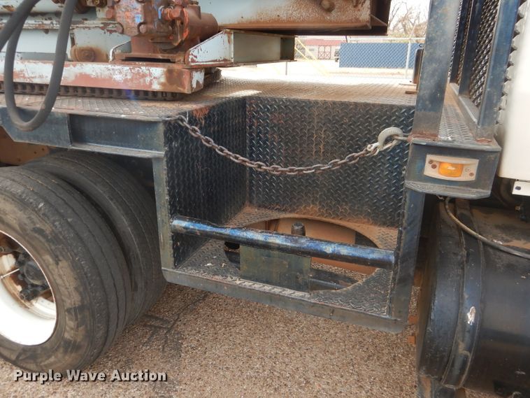 image for item DJ8895 1975 Ford 9000  pressure digger truck