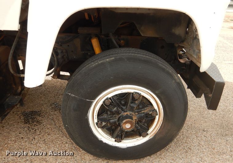 image for item DJ8895 1975 Ford 9000  pressure digger truck