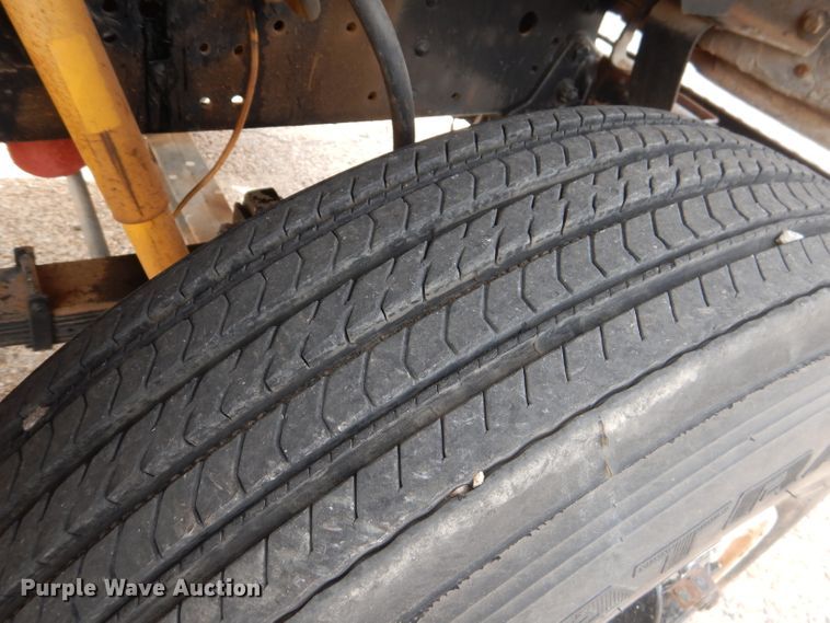 image for item DJ8895 1975 Ford 9000  pressure digger truck