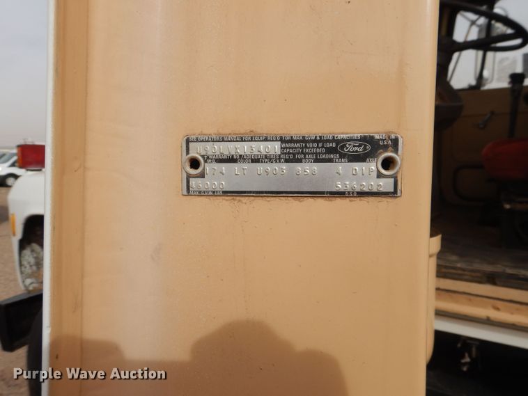 image for item DJ8895 1975 Ford 9000  pressure digger truck