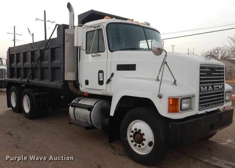 image for item DJ8896 2002 Mack CH612  dump truck