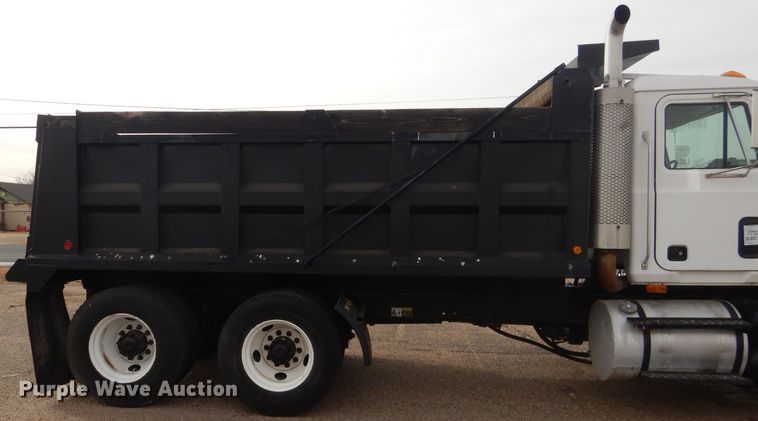 image for item DJ8896 2002 Mack CH612  dump truck