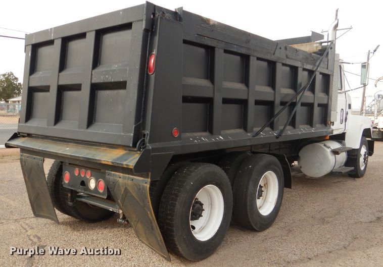 image for item DJ8896 2002 Mack CH612  dump truck