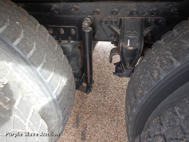 image for item DJ8896 2002 Mack CH612  dump truck