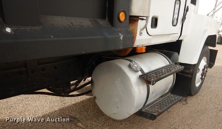 image for item DJ8896 2002 Mack CH612  dump truck