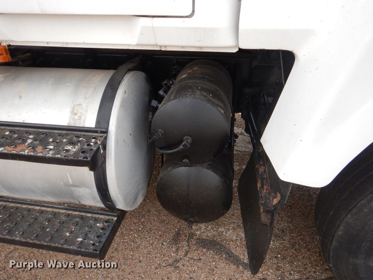 image for item DJ8896 2002 Mack CH612  dump truck