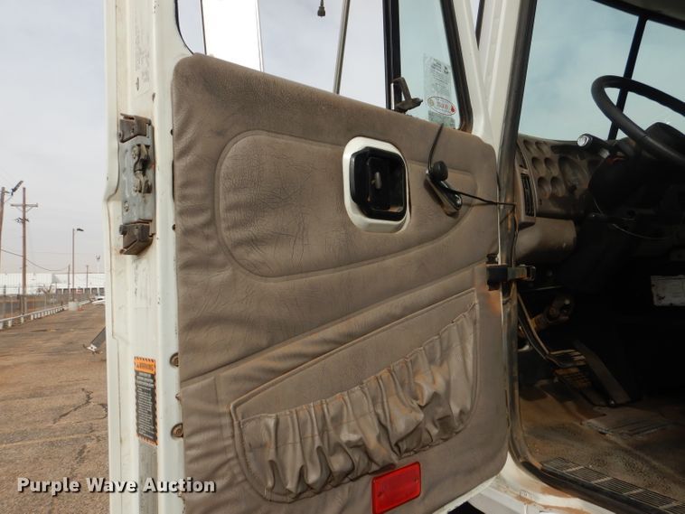 image for item DJ8896 2002 Mack CH612  dump truck