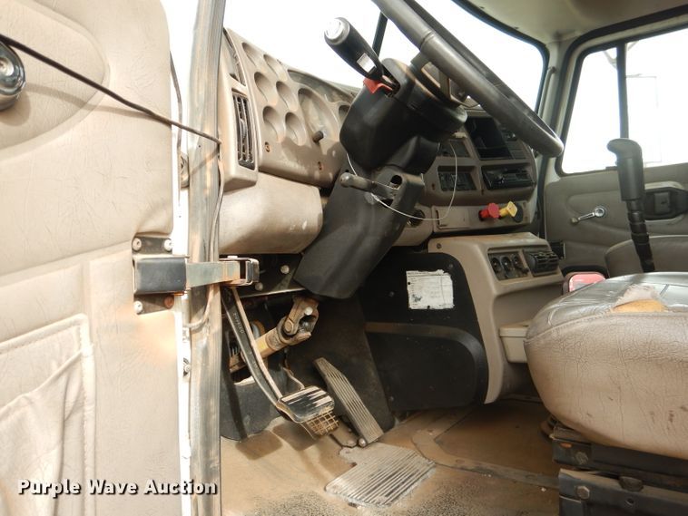 image for item DJ8896 2002 Mack CH612  dump truck