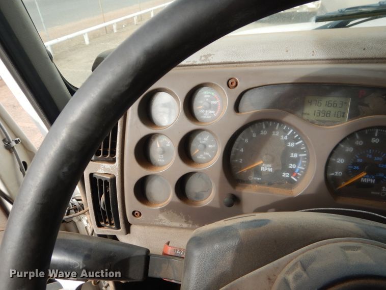 image for item DJ8896 2002 Mack CH612  dump truck