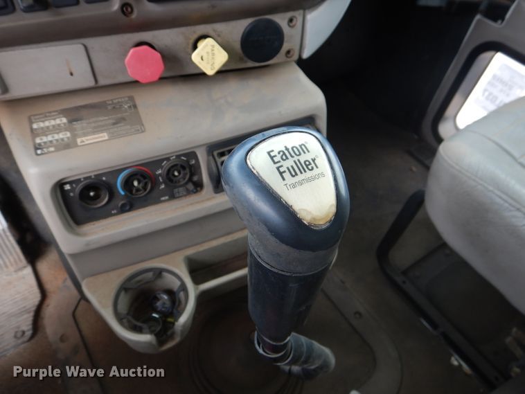 image for item DJ8896 2002 Mack CH612  dump truck